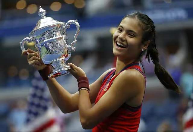 詹姆斯凭借 詹姆斯凭借